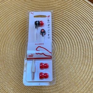 Puma in ear headphone